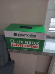 pojemnik na zużyte baterie
