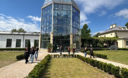 szklany budynek ogrodu botanicznego