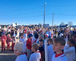 wszyscy zebrani uczestnicy